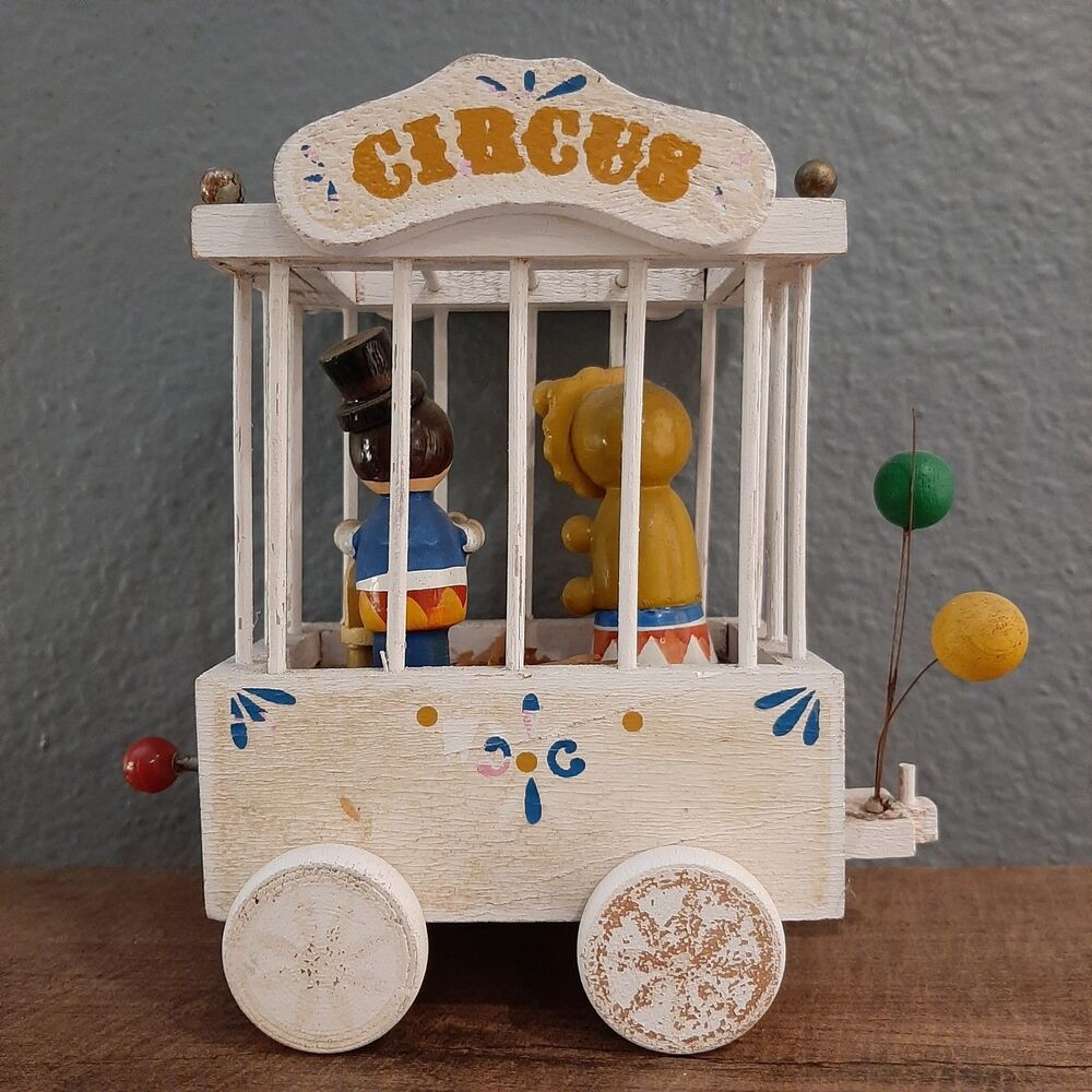 Vintage Enesco Wood CIRCUS Train Lion And Tamer Toy Figurine 1980 Music Box - Picture 7 of 8
